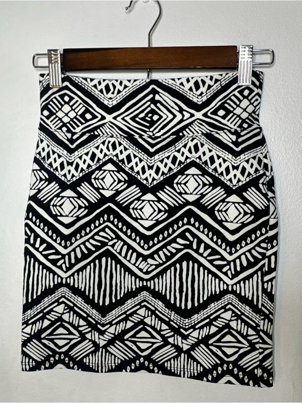 Forever 21 Black & White Geometric Print Mini Skirt Small